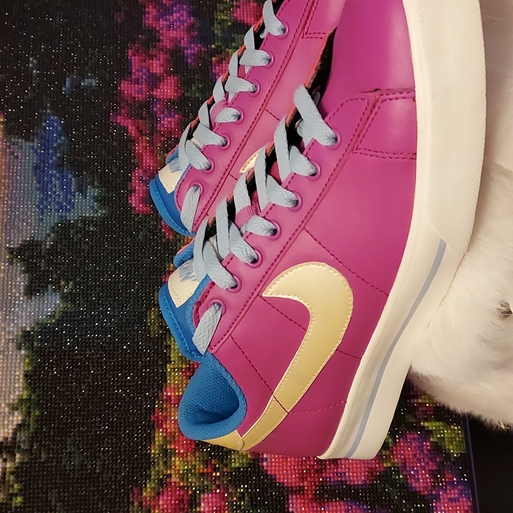 Womens Nike Dunk Low Retro Classic Sneakers - Picture 2 of 10